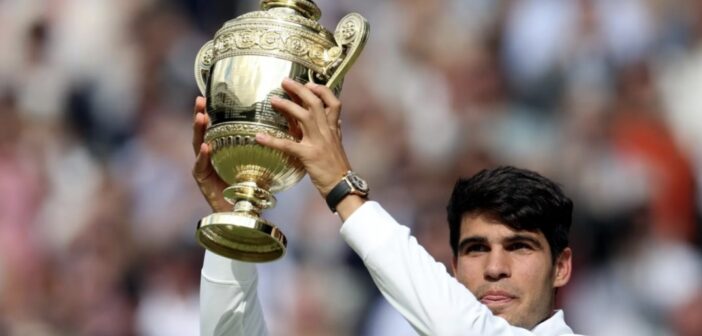Carlos Alcaraz è campione di Wimbledon 2024 e anche di fair play rendendo onore a Djokovic